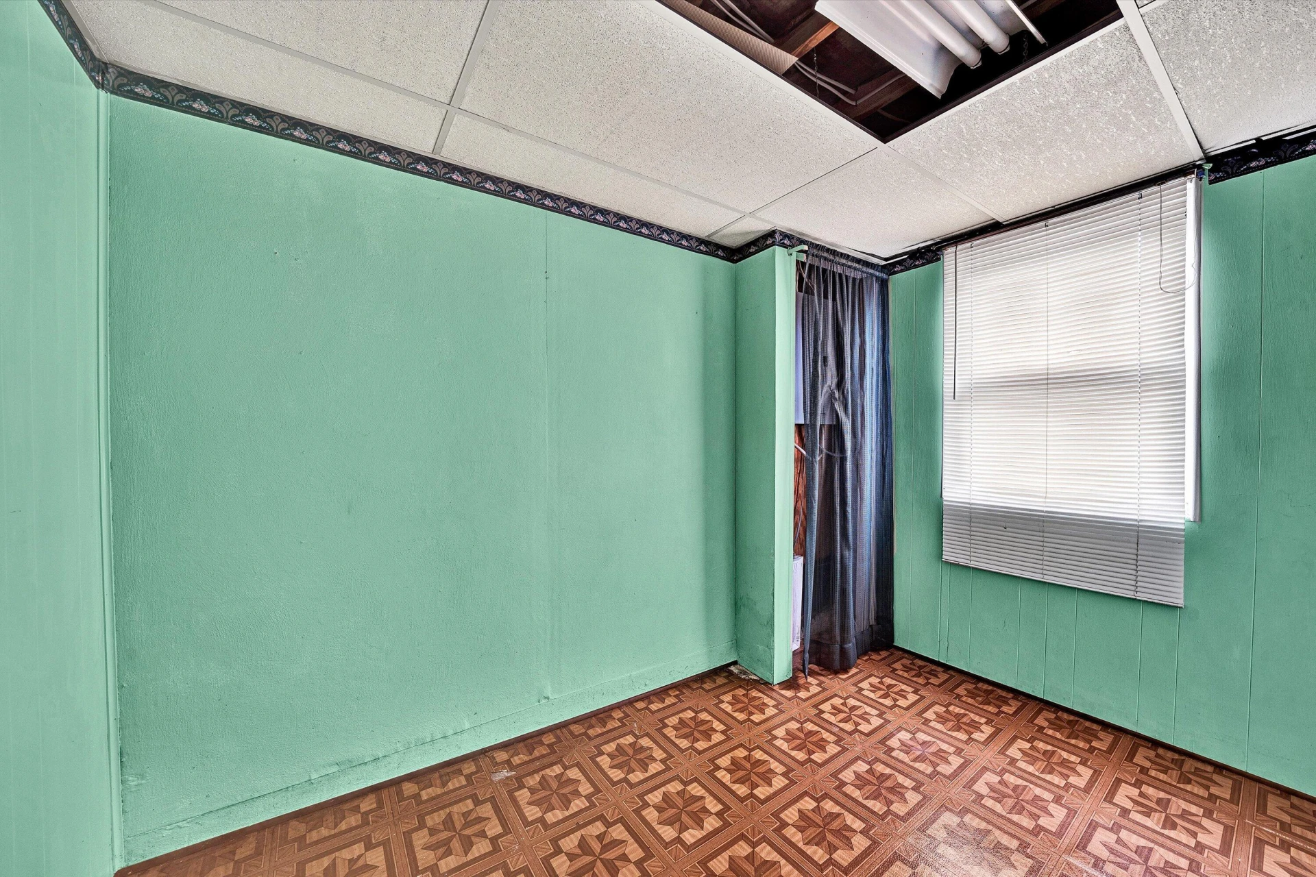 216 Poplar AVE - Photo 26