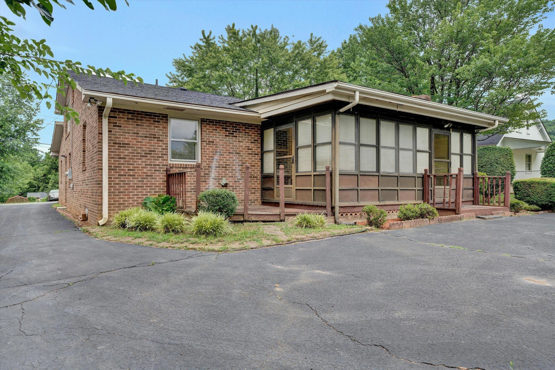 216 Poplar AVE - Photo 30
