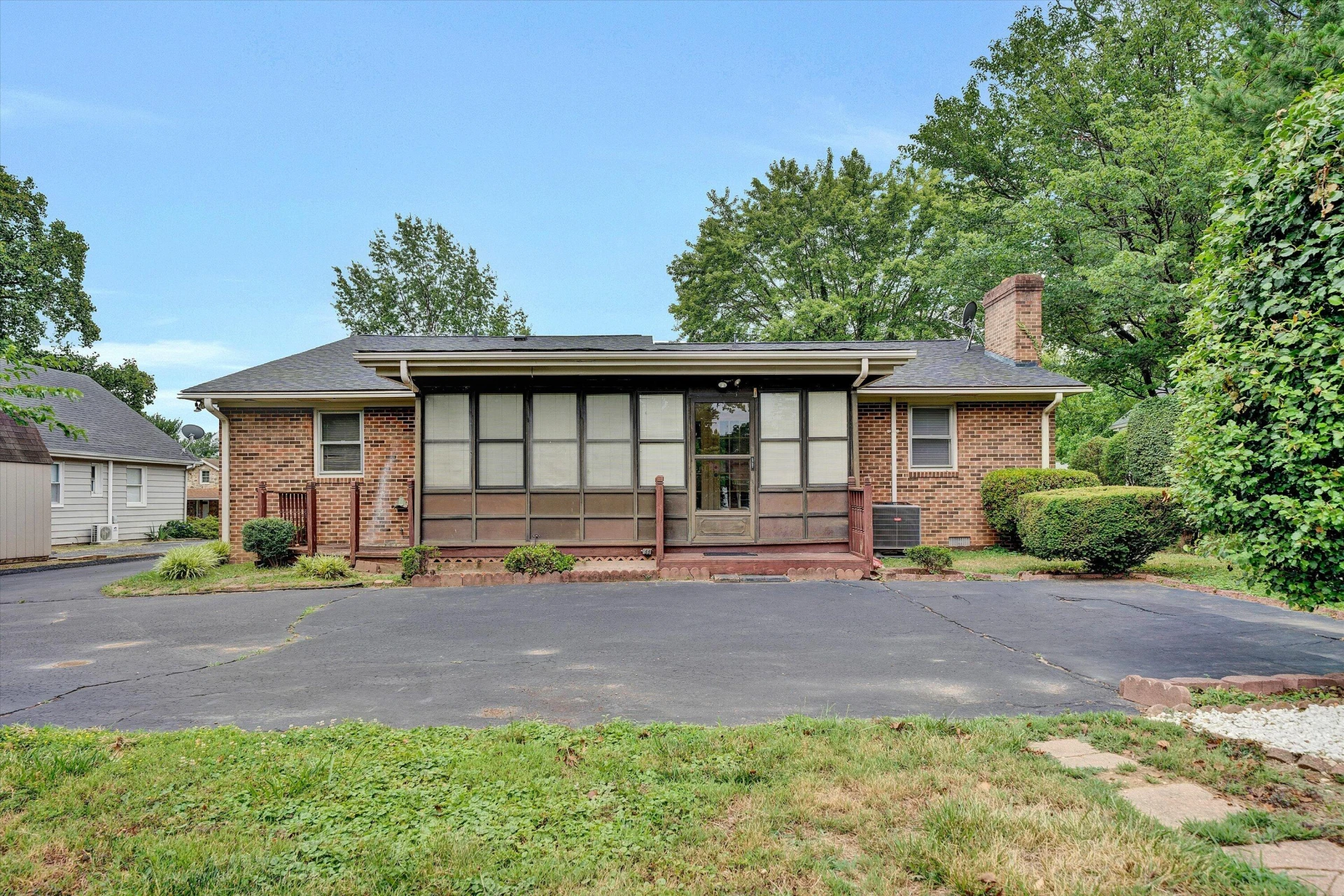 216 Poplar AVE - Photo 31