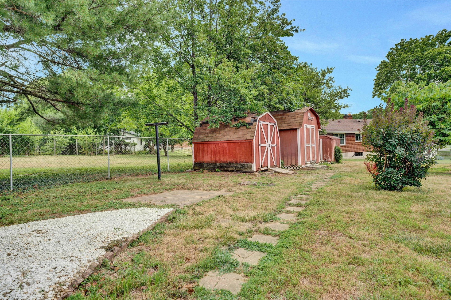 216 Poplar AVE - Photo 33