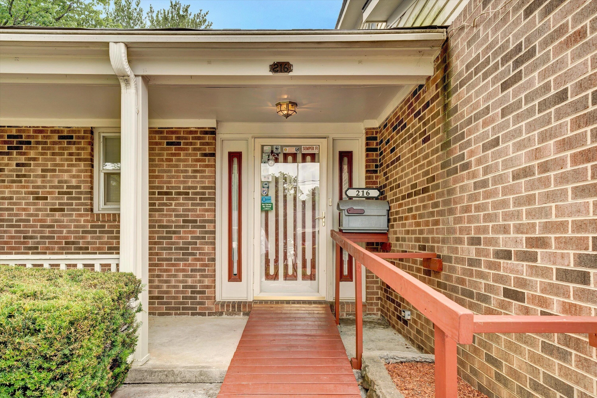 216 Poplar AVE - Photo 5