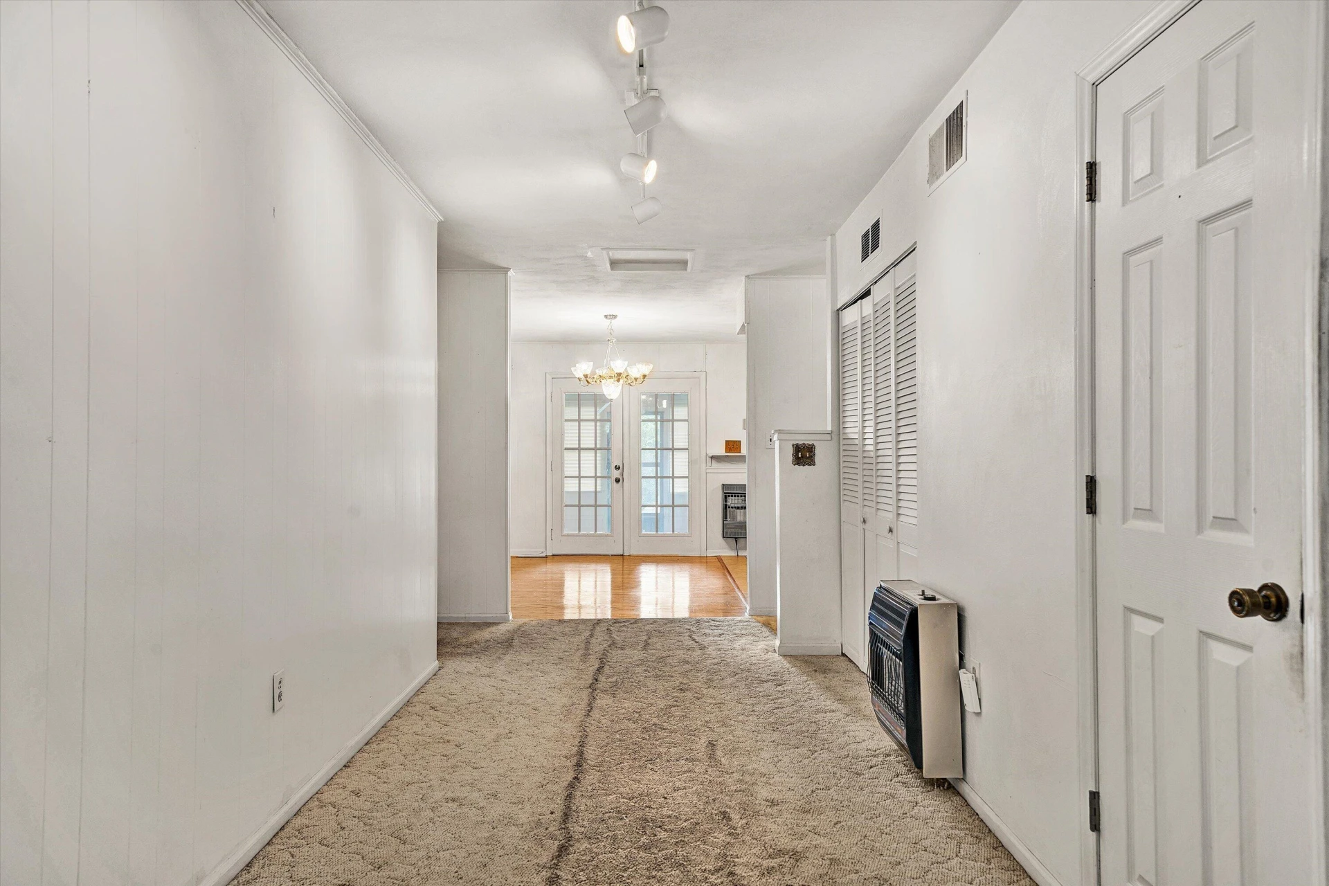 216 Poplar AVE - Photo 7
