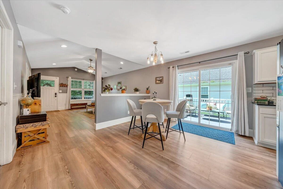 3310 Belle AVE NE - Photo 11