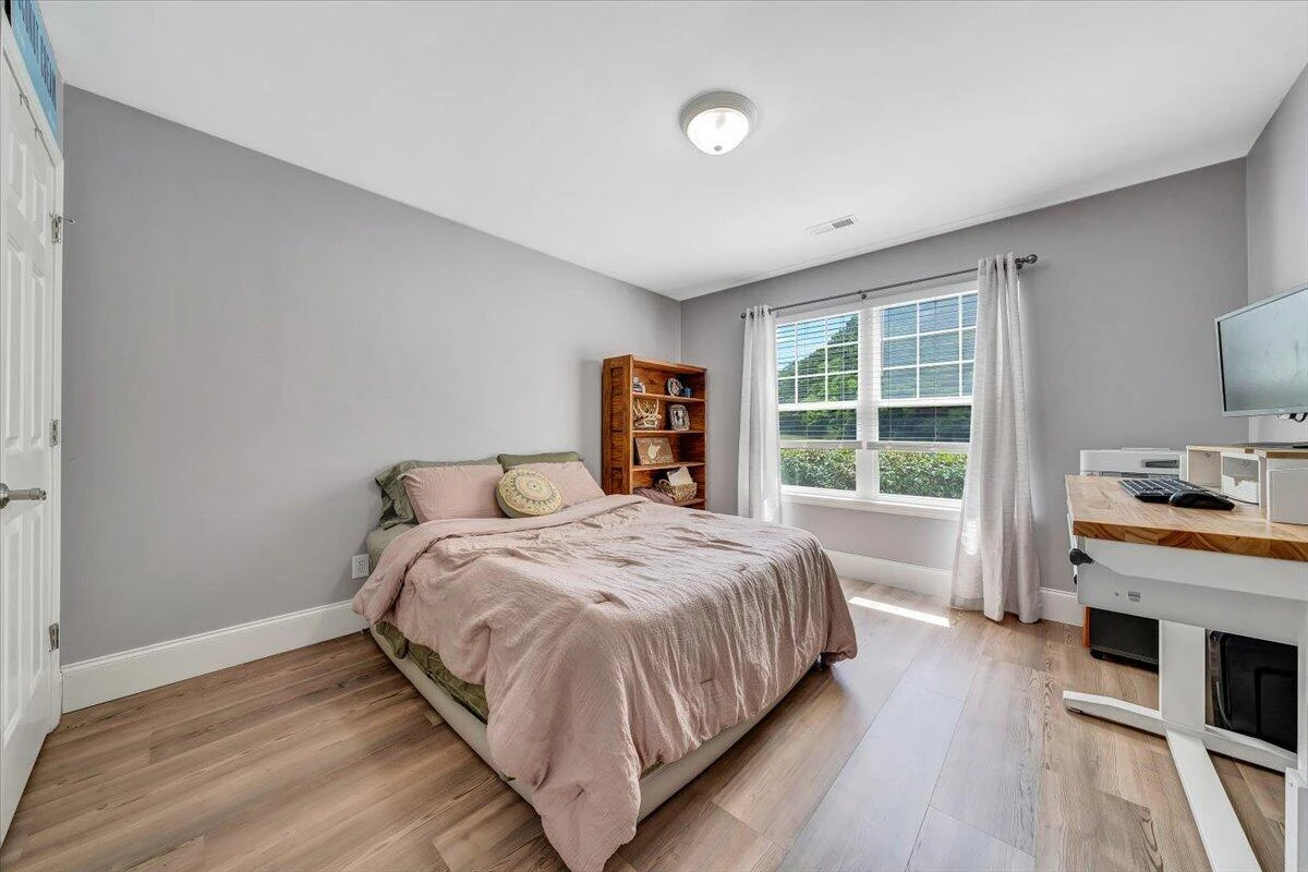 3310 Belle AVE NE - Photo 35