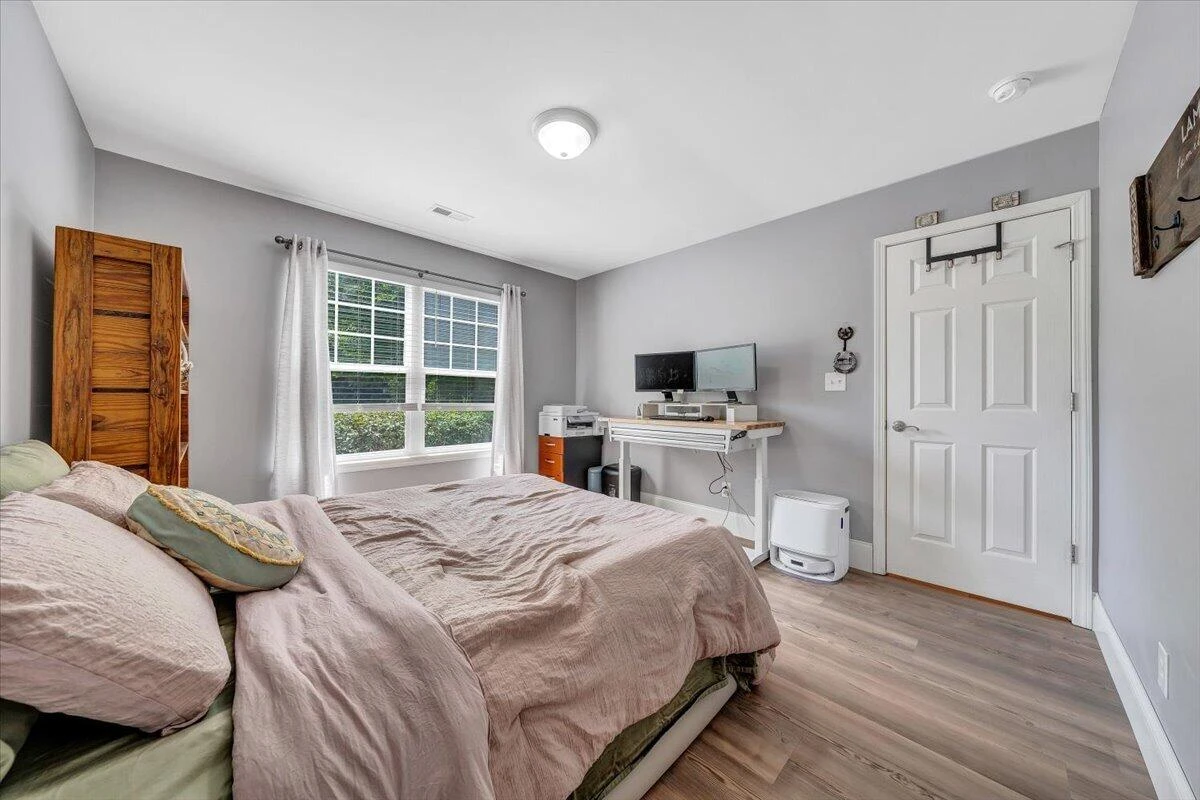 3310 Belle AVE NE - Photo 36