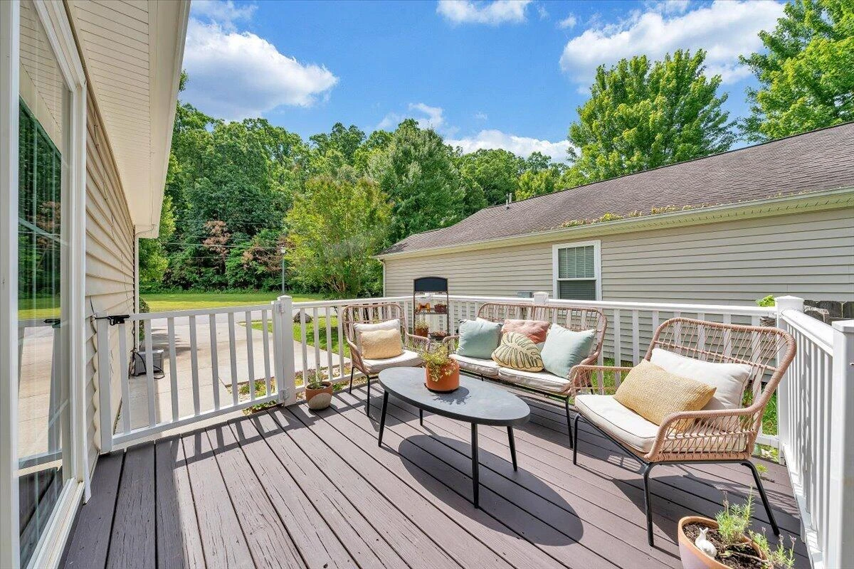 3310 Belle AVE NE - Photo 38