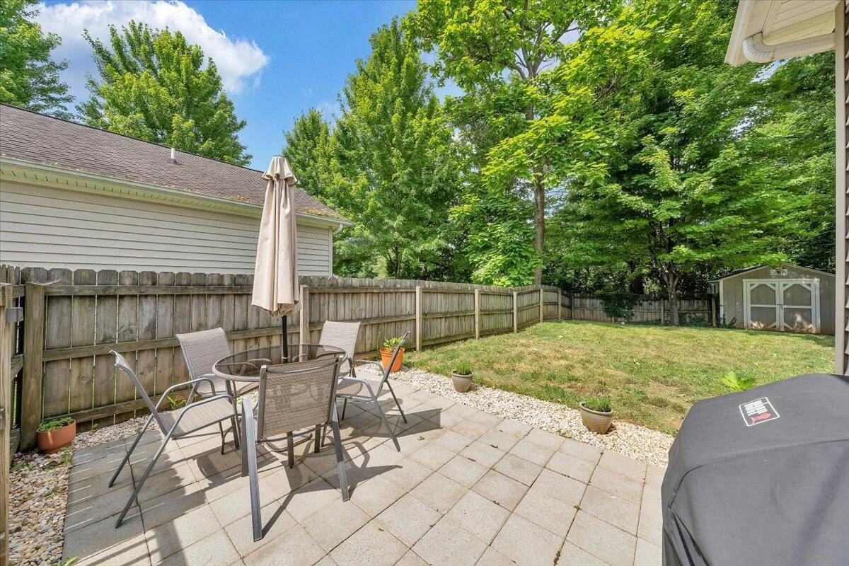 3310 Belle AVE NE - Photo 40