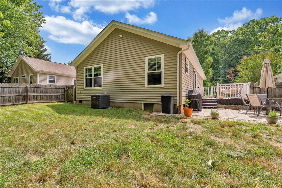 3310 Belle AVE NE - Photo 43
