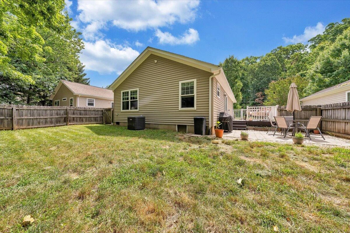 3310 Belle AVE NE - Photo 44