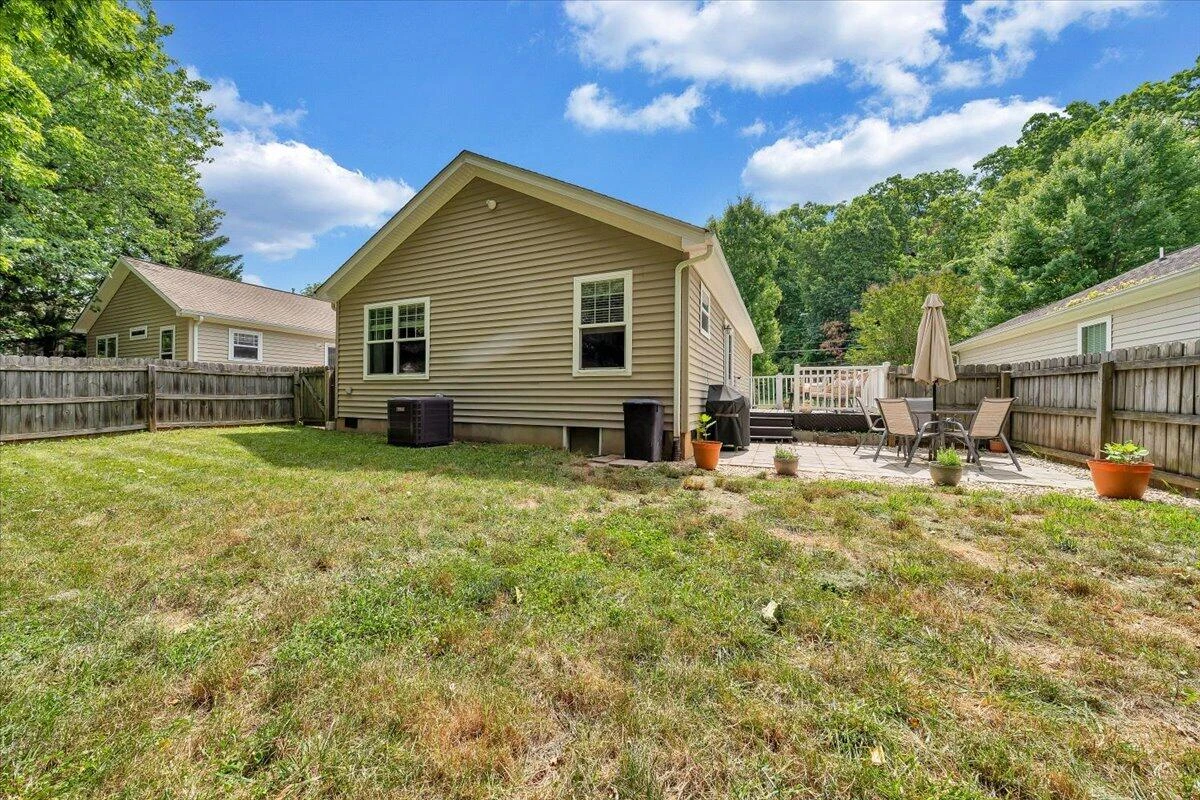 3310 Belle AVE NE - Photo 45