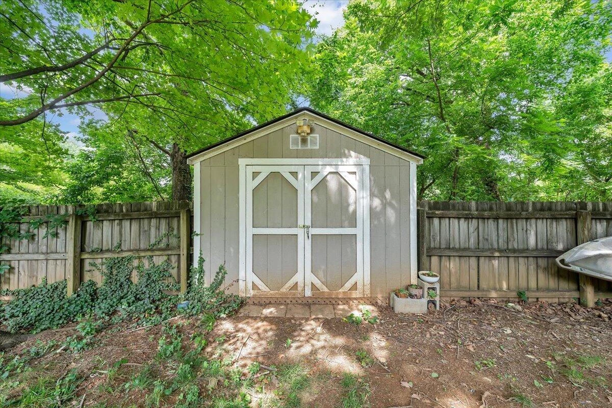 3310 Belle AVE NE - Photo 46