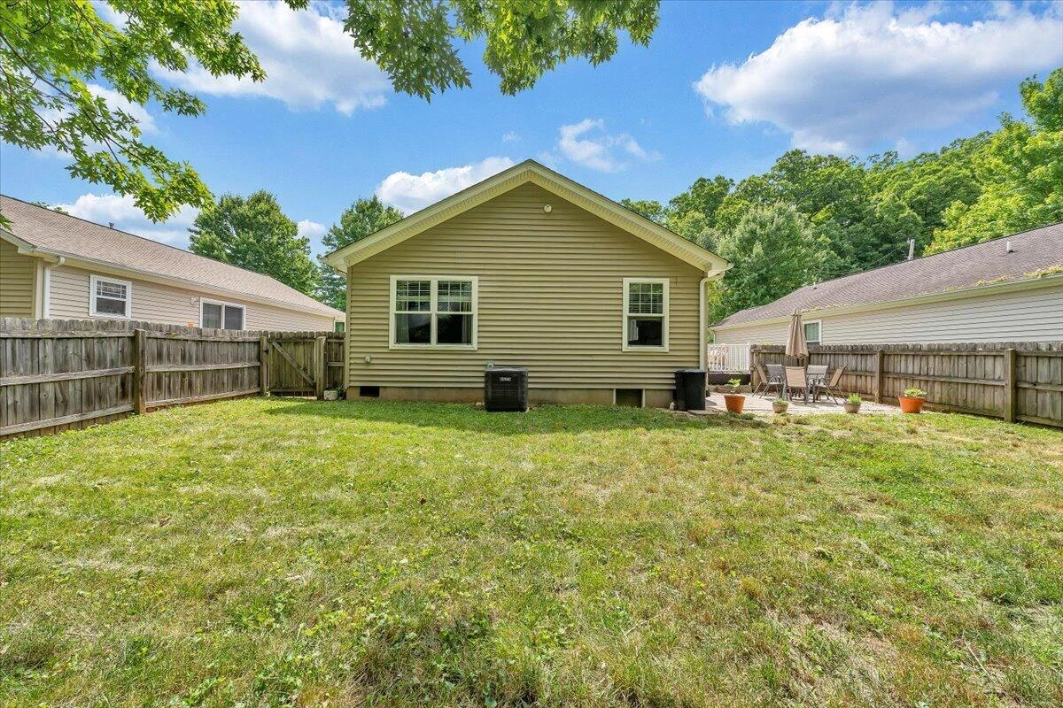 3310 Belle AVE NE - Photo 47