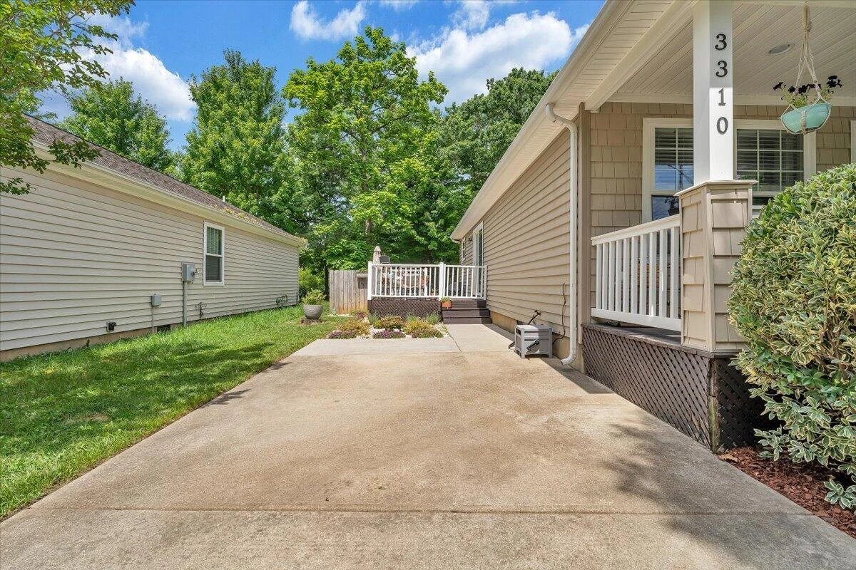 3310 Belle AVE NE - Photo 55