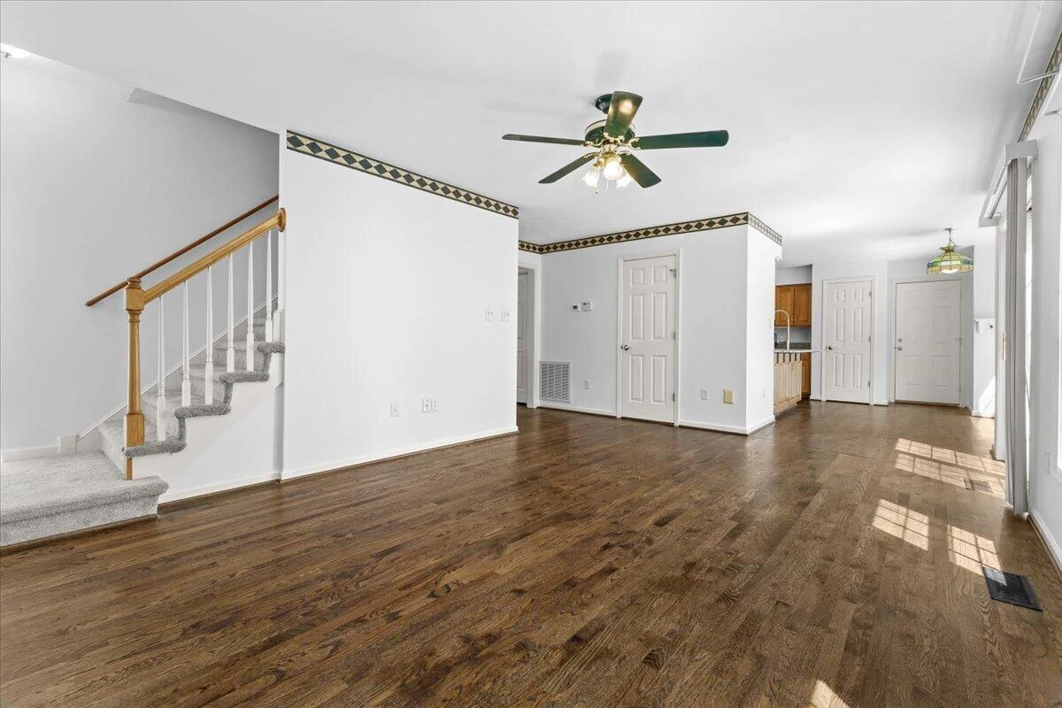 282 Four Seasons DR - Photo 17
