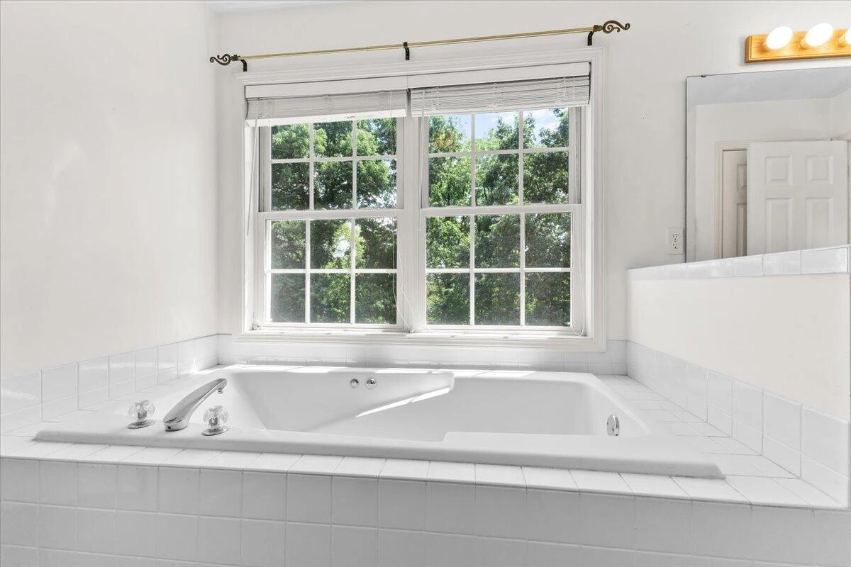 282 Four Seasons DR - Photo 26
