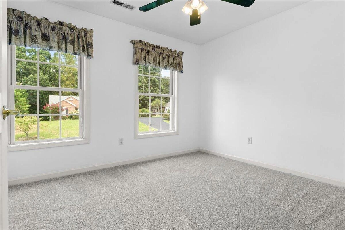 282 Four Seasons DR - Photo 36