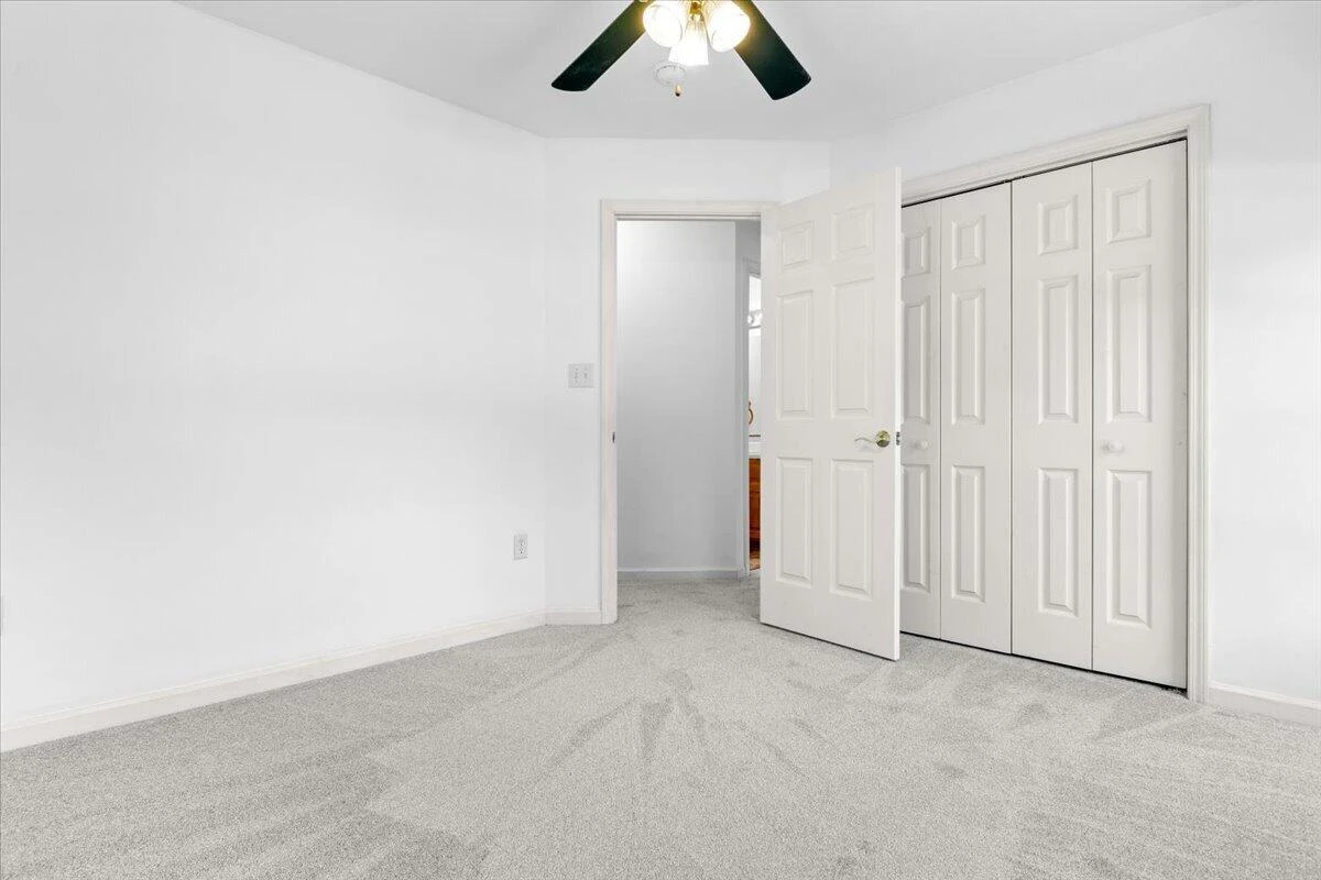 282 Four Seasons DR - Photo 37