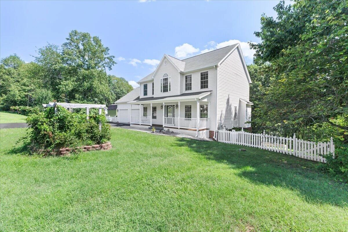 282 Four Seasons DR - Photo 3