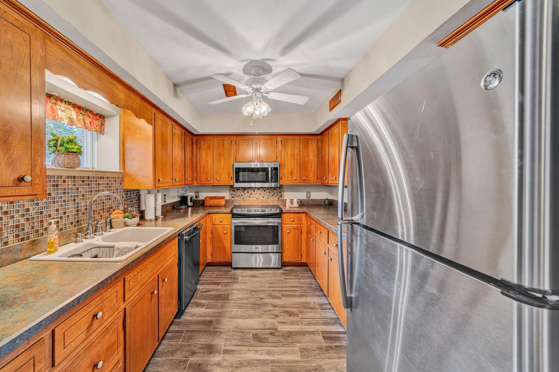 515 Dillon DR - Photo 10