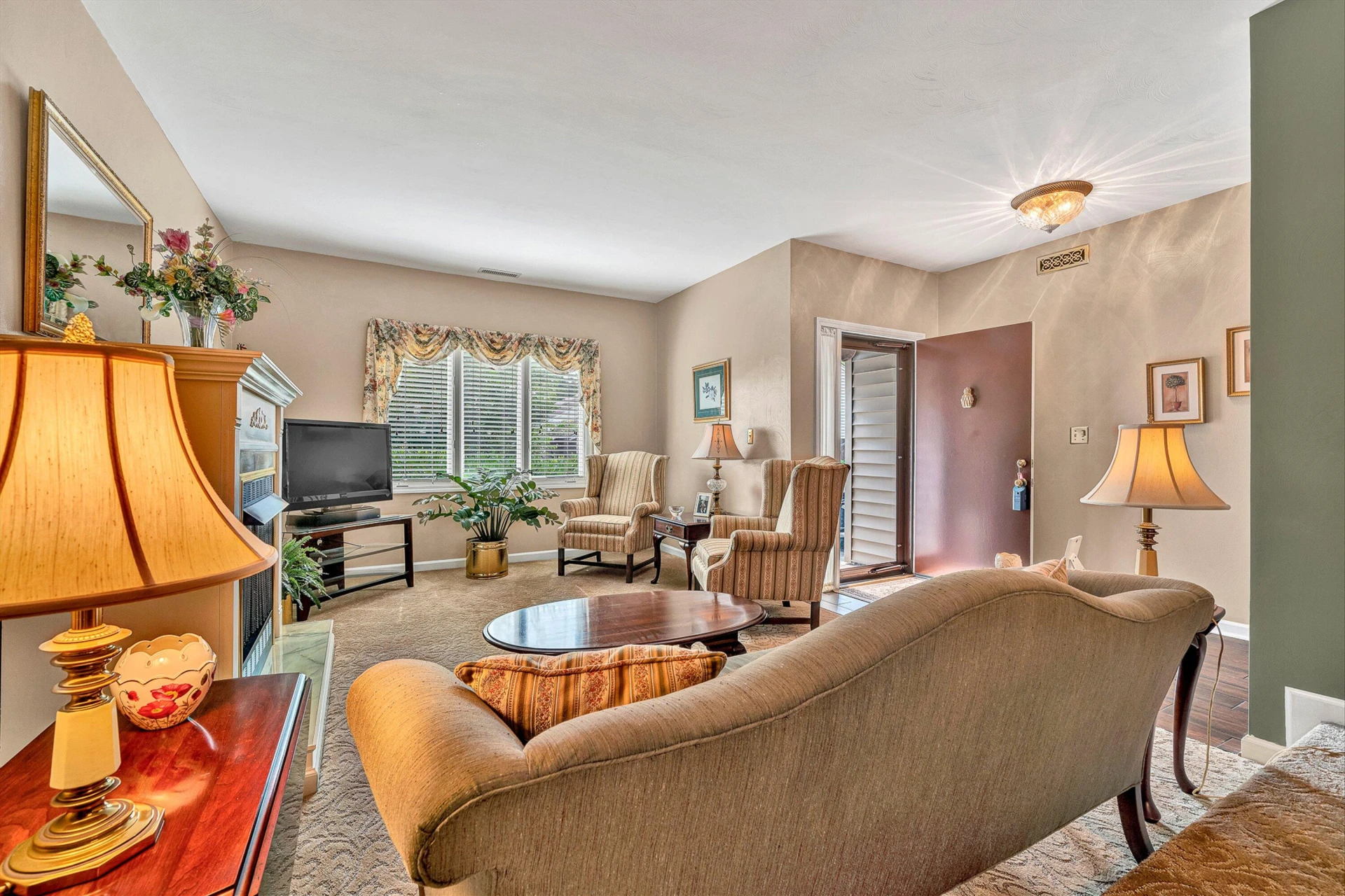 515 Dillon DR - Photo 6