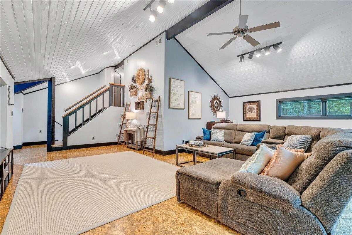 6227 Saddleridge RD - Photo 13