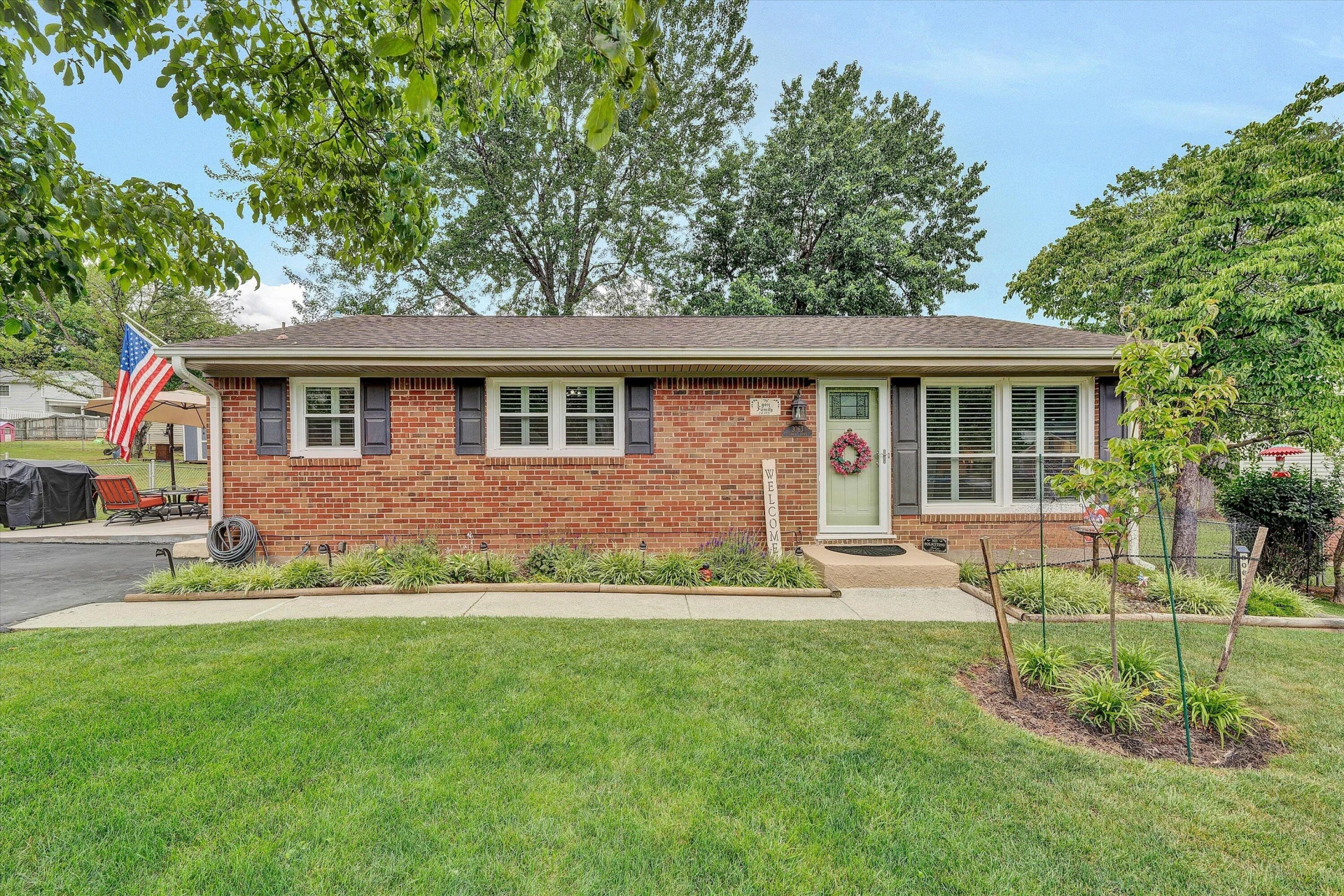3063 Pebble DR