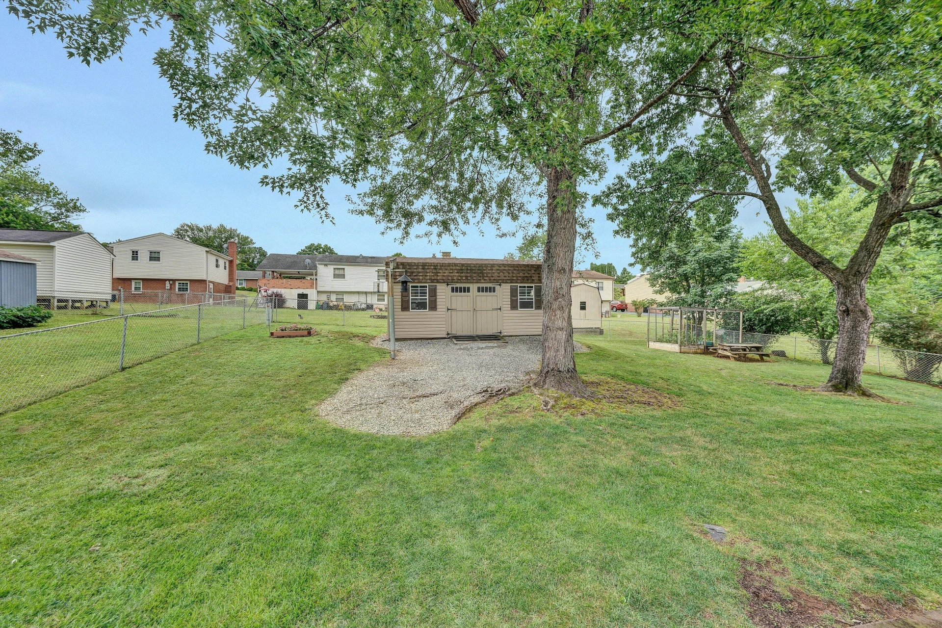 3063 Pebble DR - Photo 22