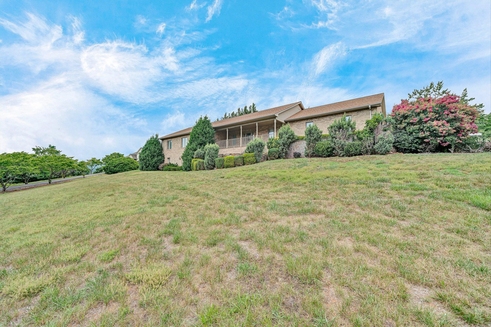 453 Highland DR - Photo 4