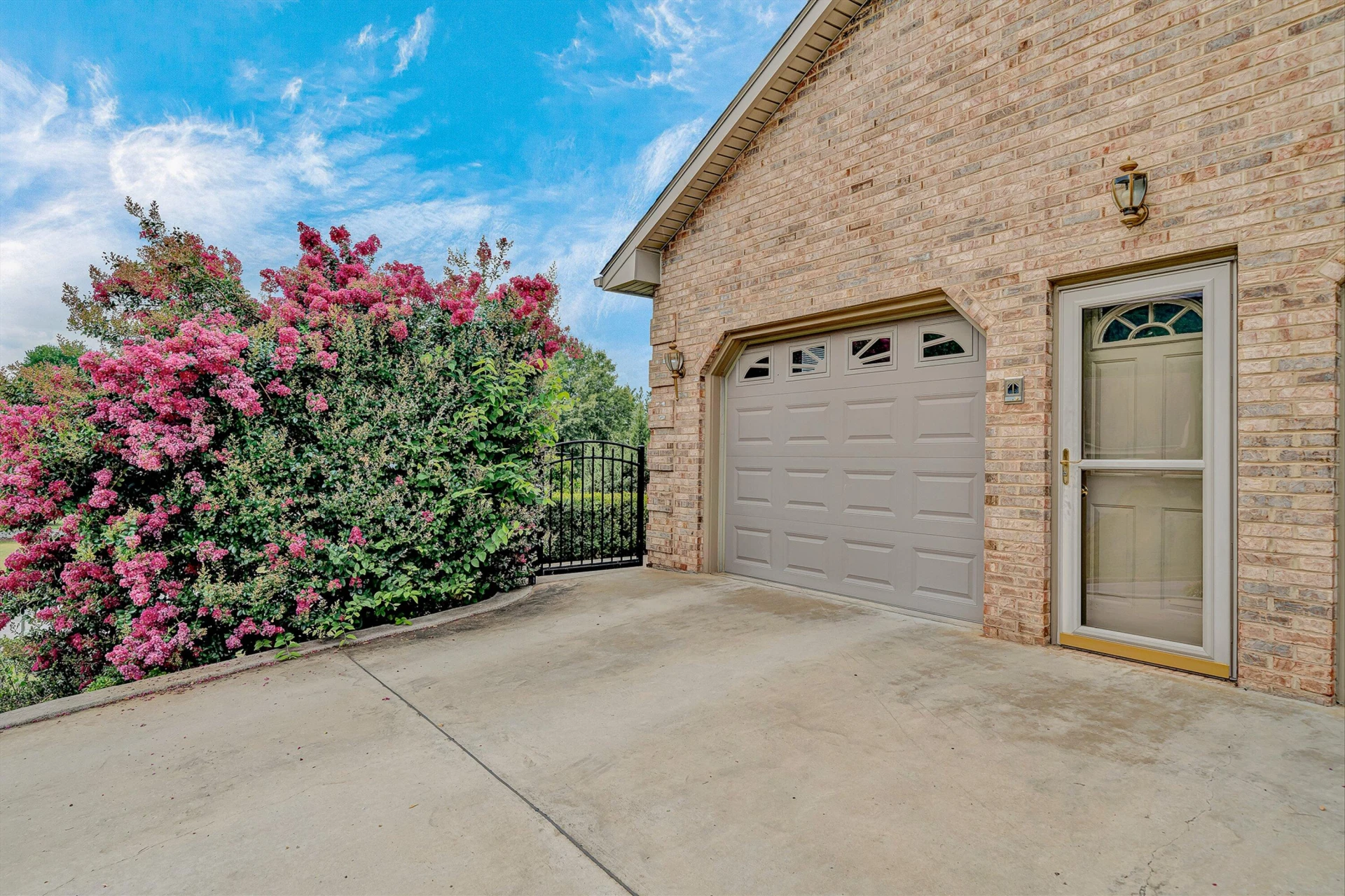 453 Highland DR - Photo 6