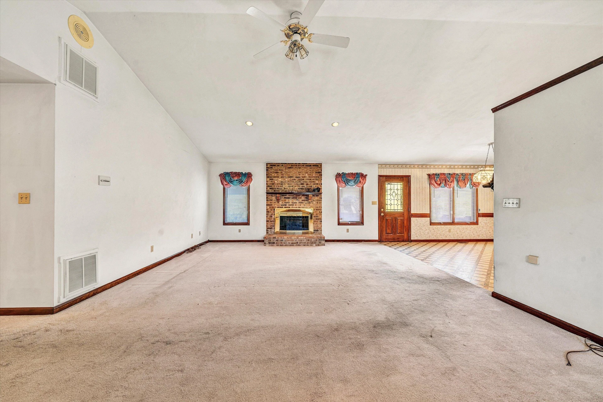 453 Highland DR - Photo 8
