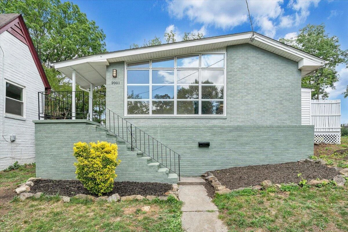 2001 Colgate ST NE