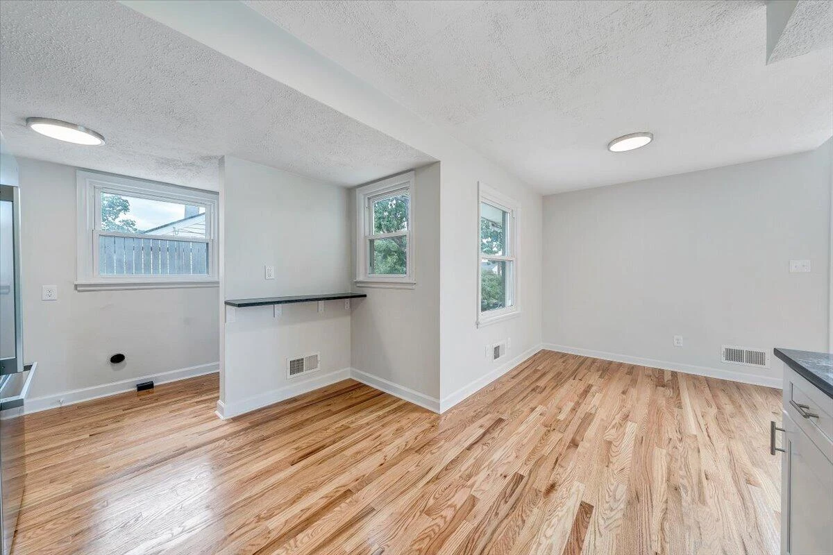 2001 Colgate ST NE - Photo 16