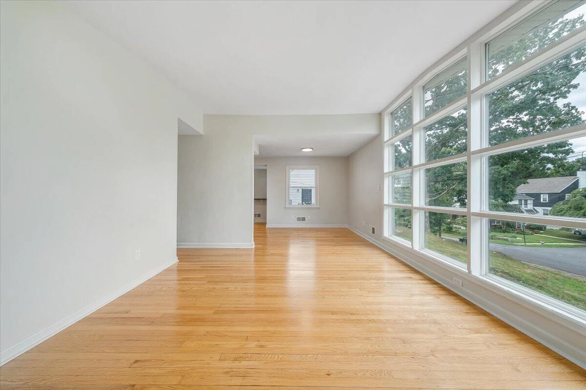2001 Colgate ST NE - Photo 5