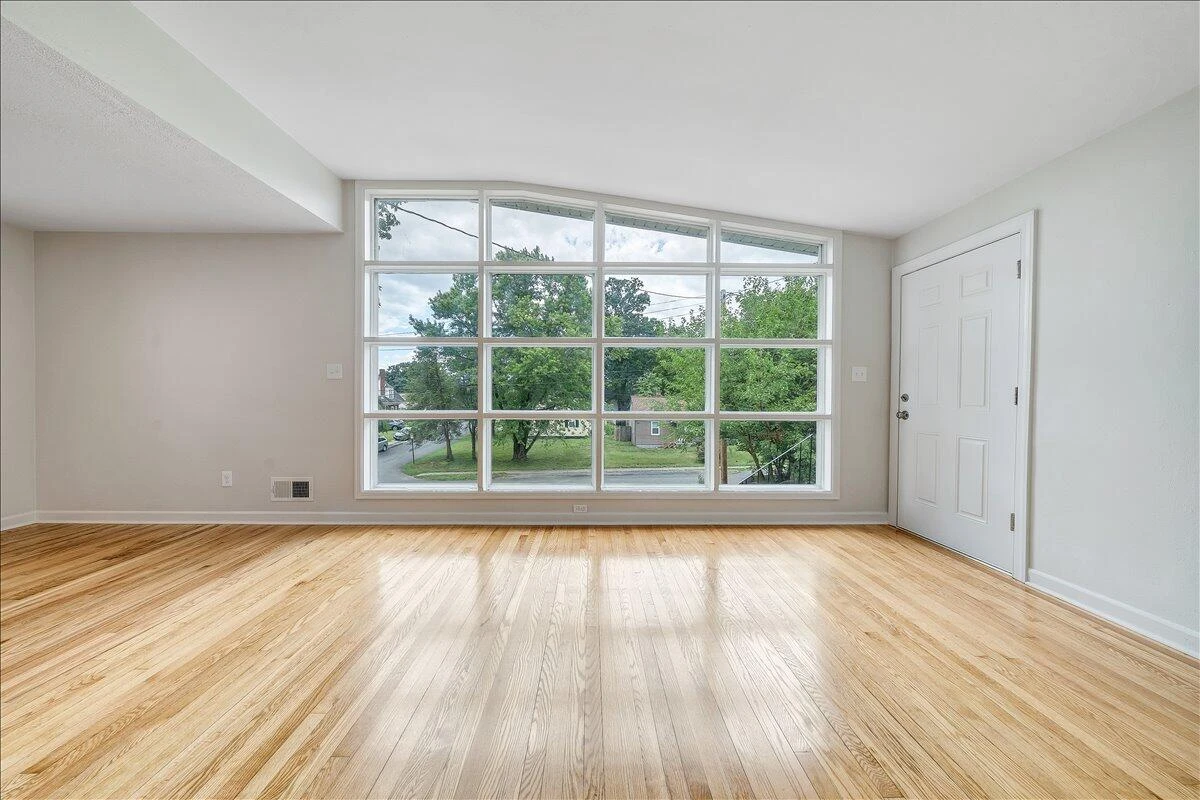 2001 Colgate ST NE - Photo 8