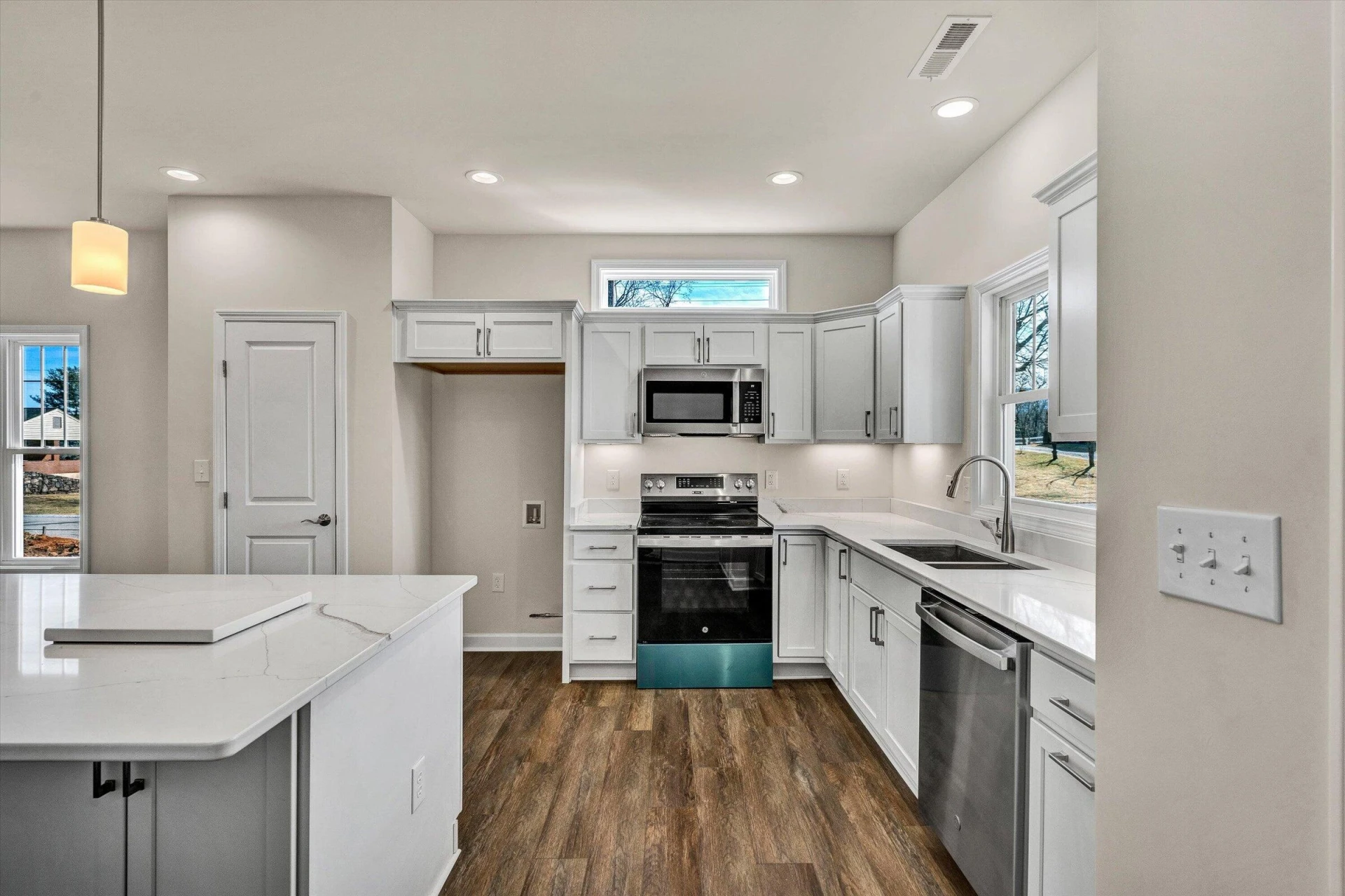4310 Belford ST SW - Photo 4