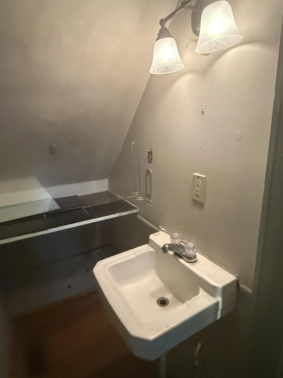 608 W Main ST - Photo 12