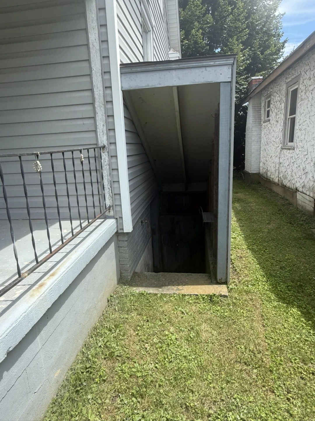 608 W Main ST - Photo 17