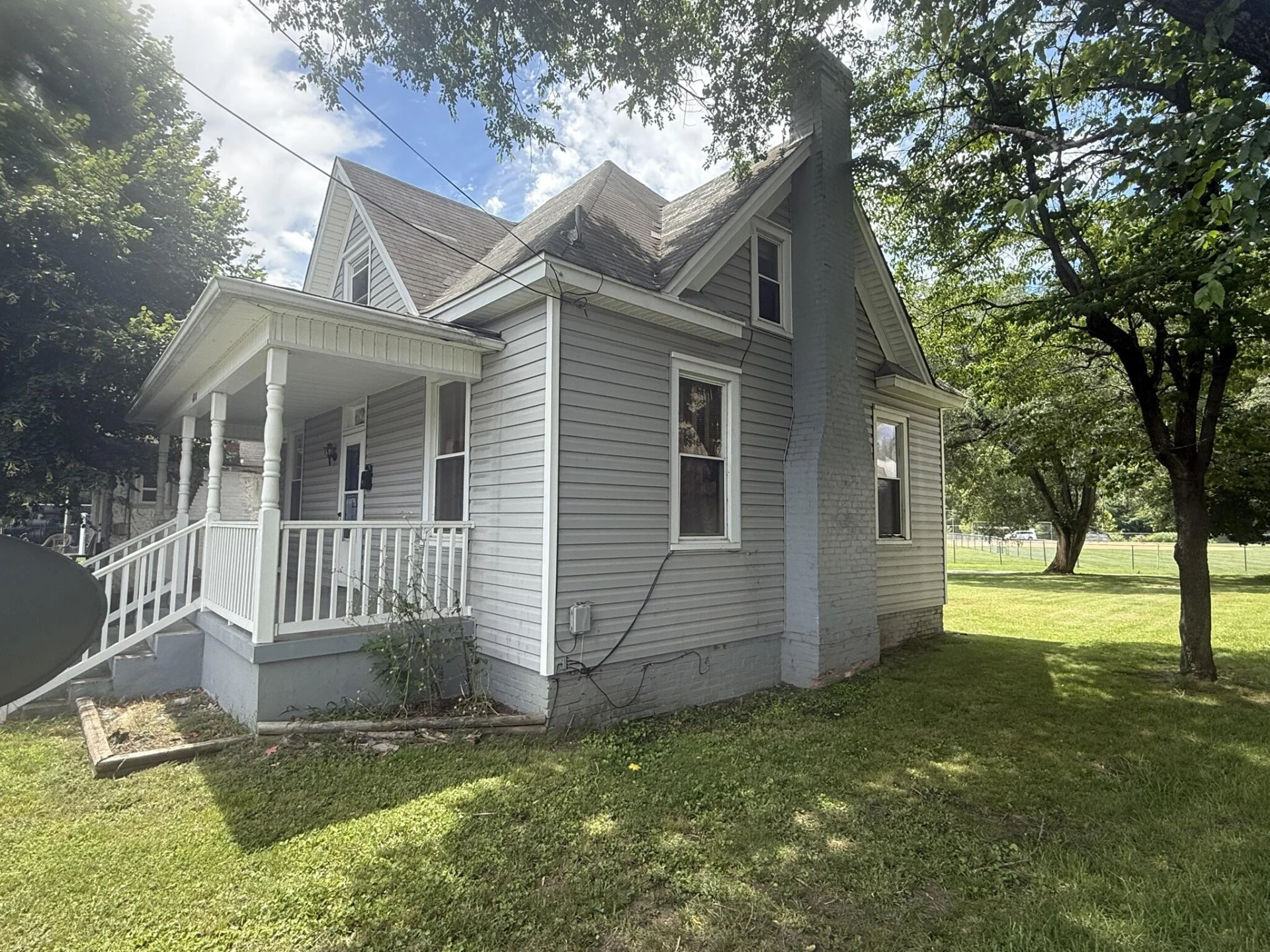 608 W Main ST - Photo 2