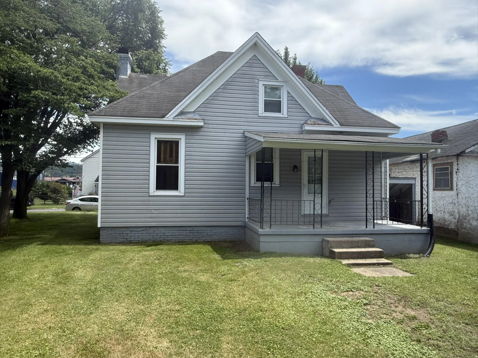 608 W Main ST - Photo 3