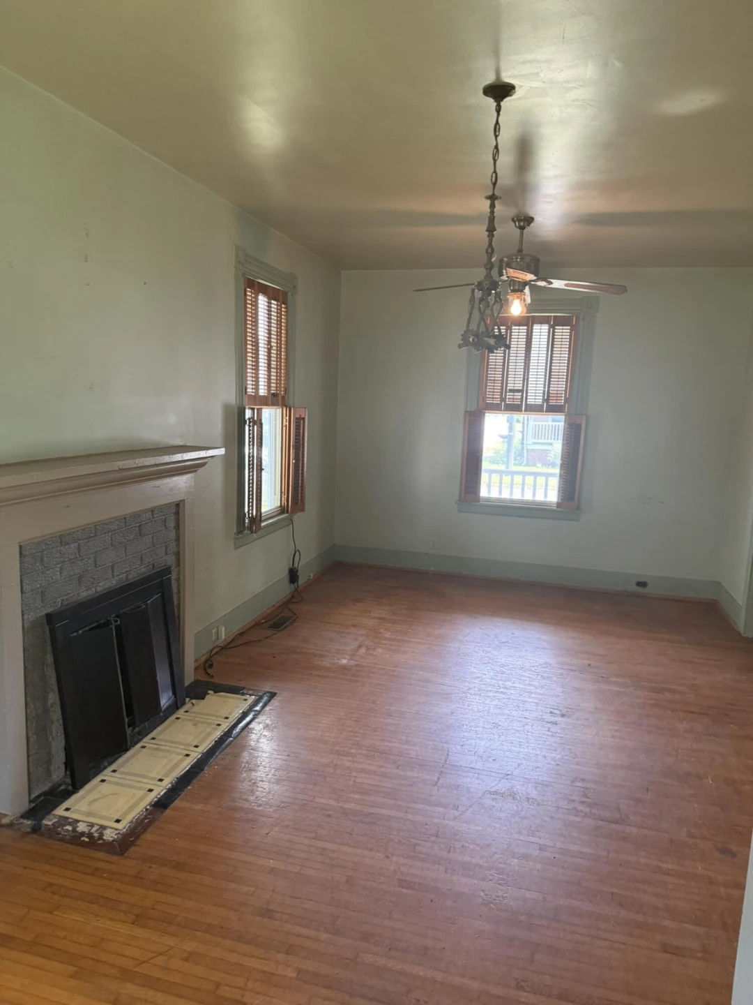 608 W Main ST - Photo 5