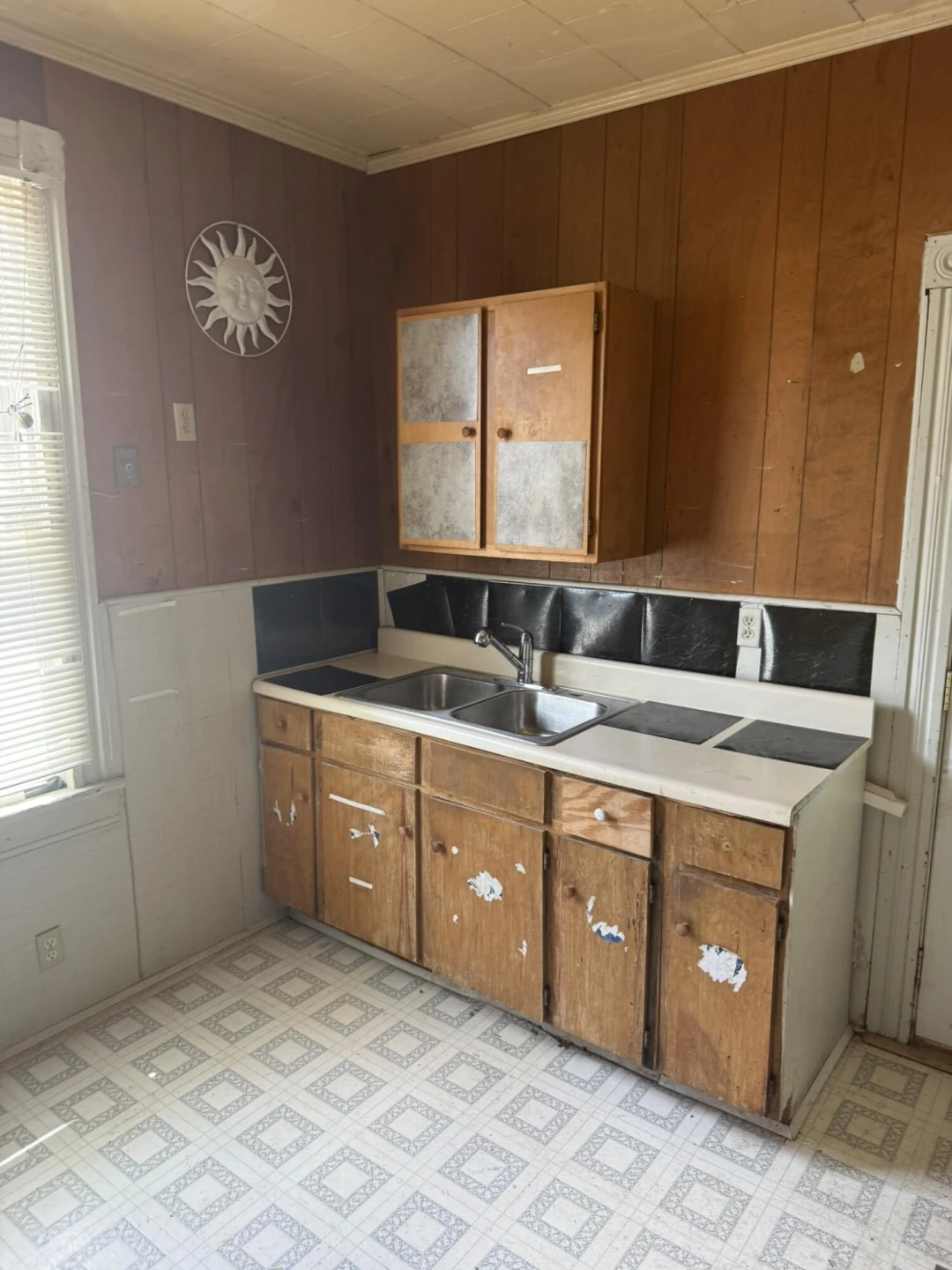 608 W Main ST - Photo 8