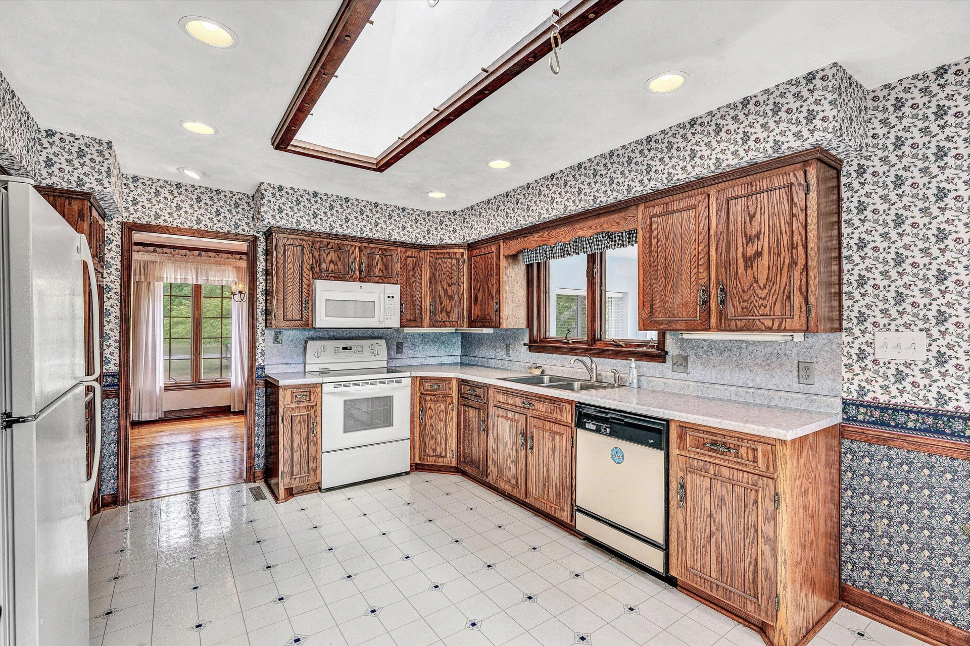 801 Orchard Lake DR - Photo 12