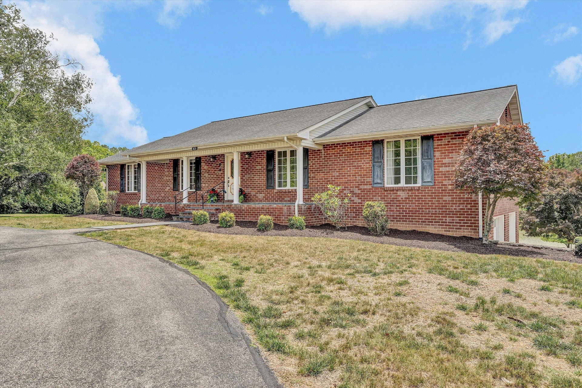801 Orchard Lake DR - Photo 3