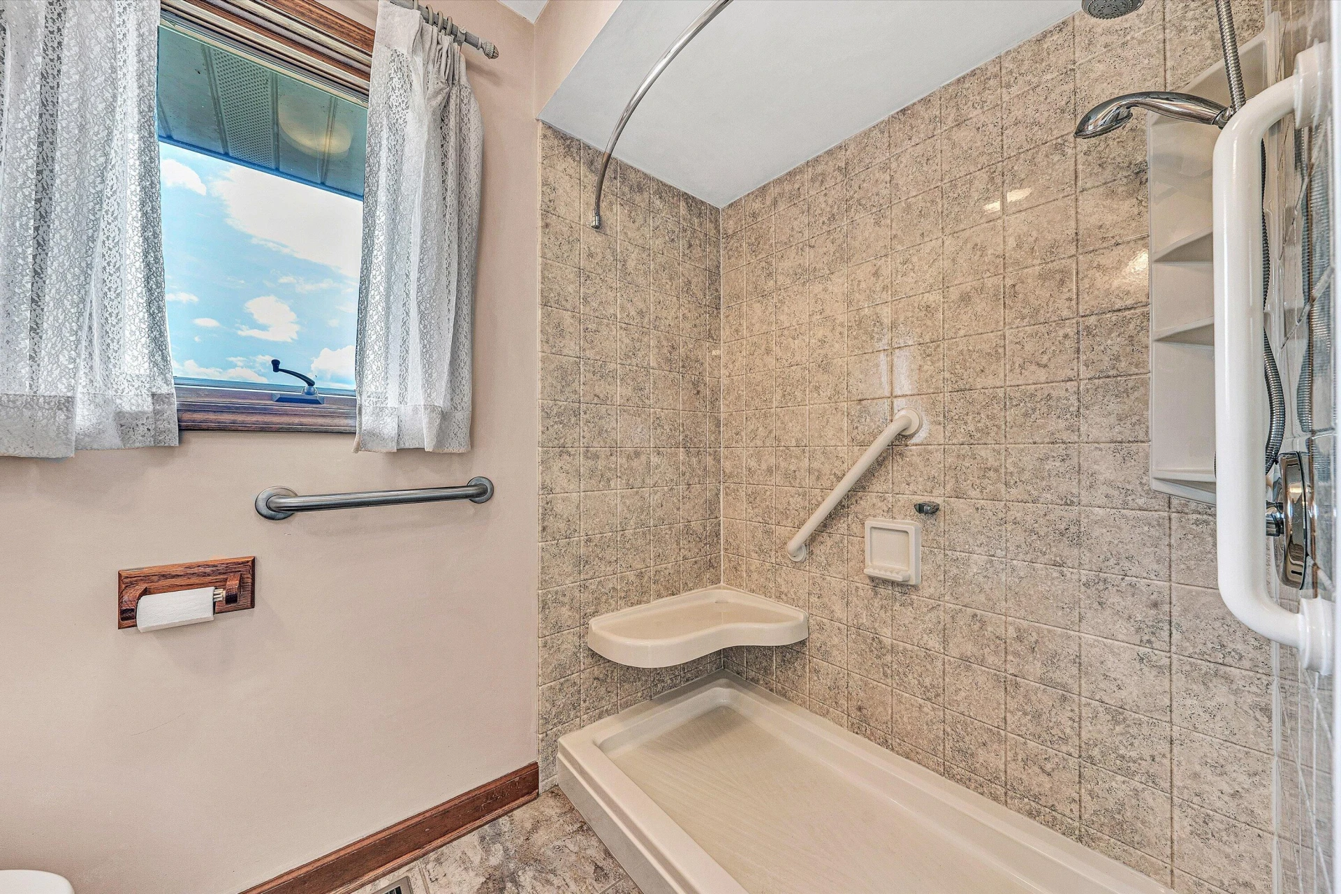 801 Orchard Lake DR - Photo 27