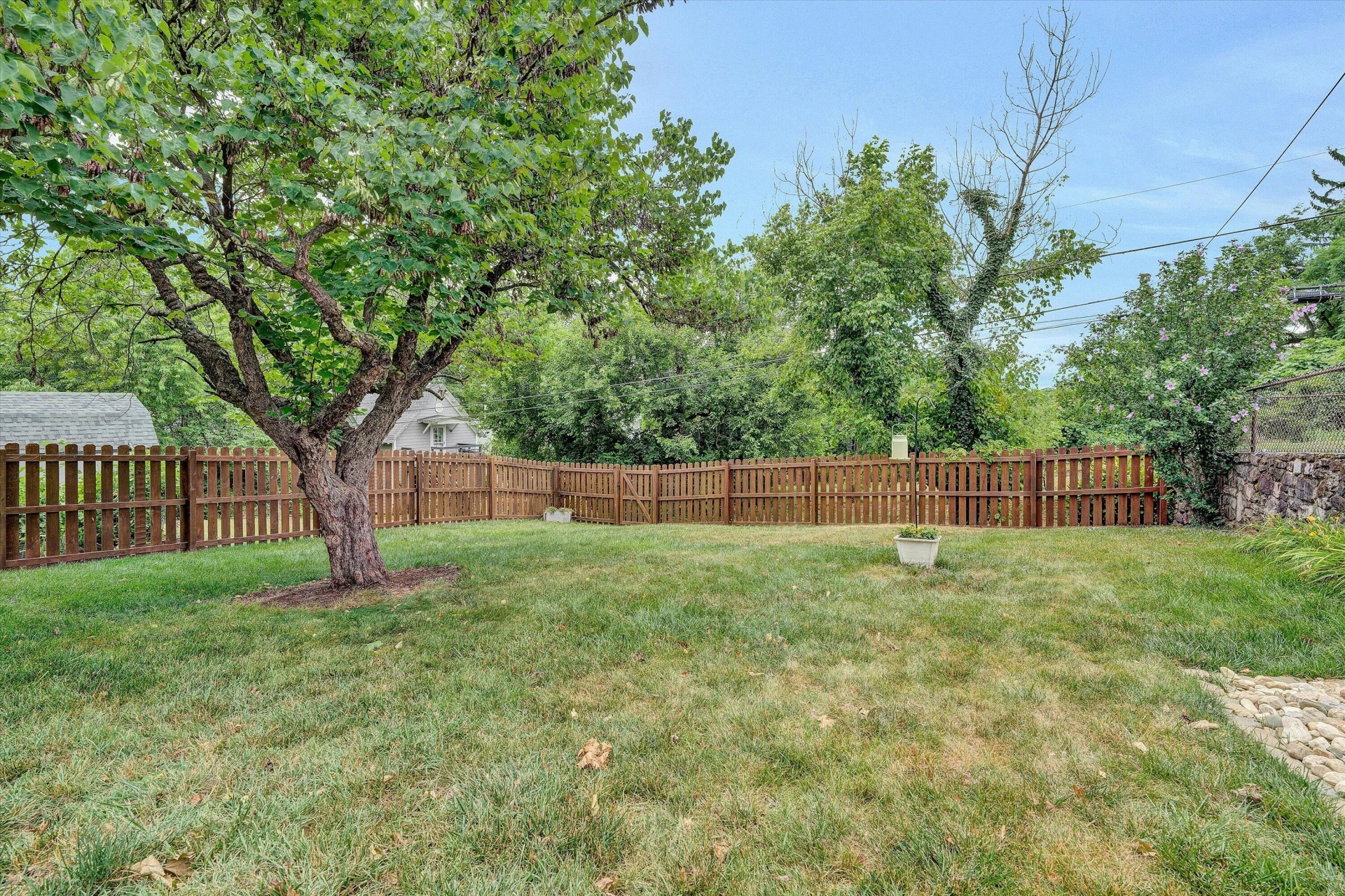 530 Camilla AVE SE - Photo 31