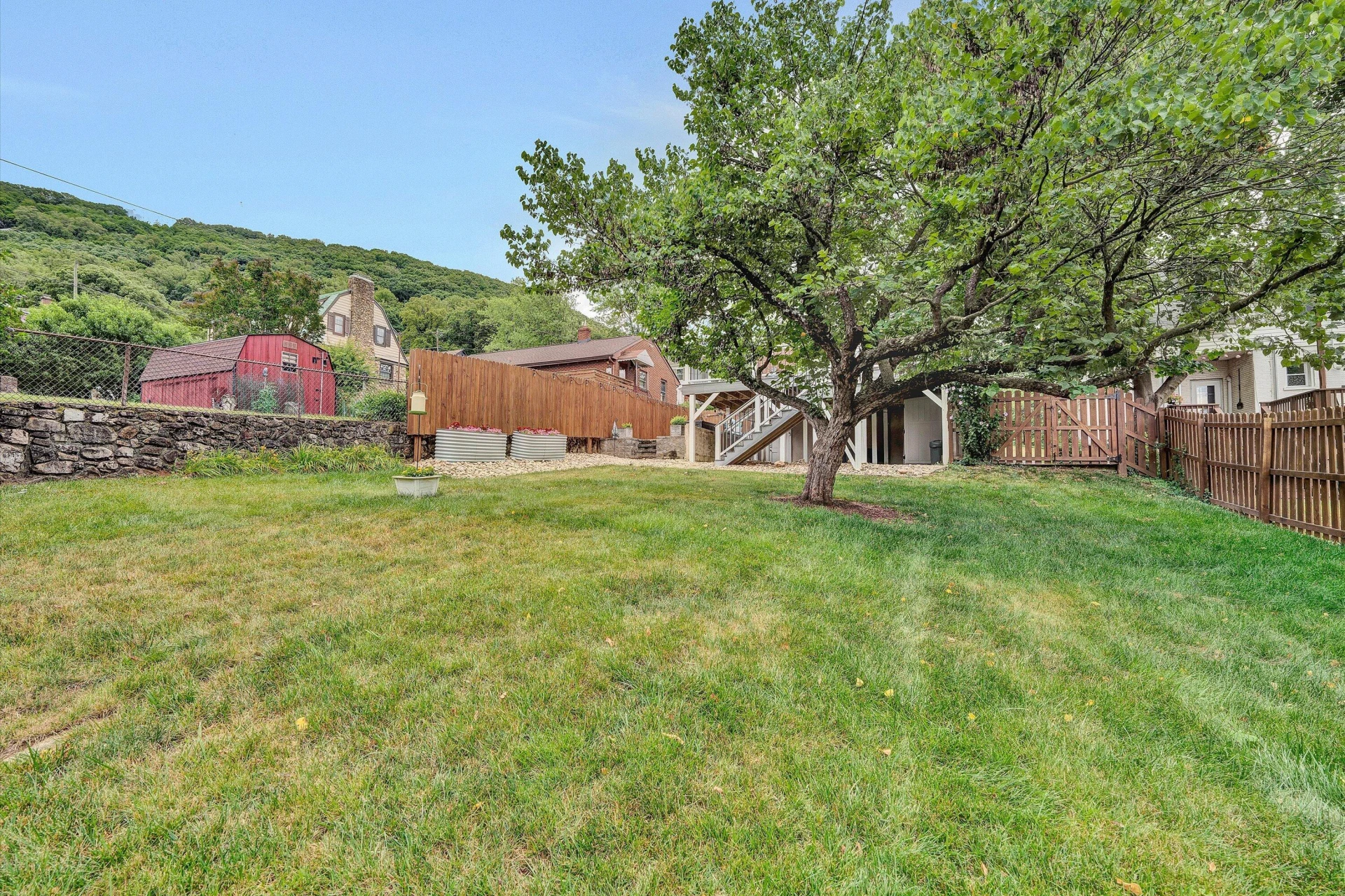 530 Camilla AVE SE - Photo 34