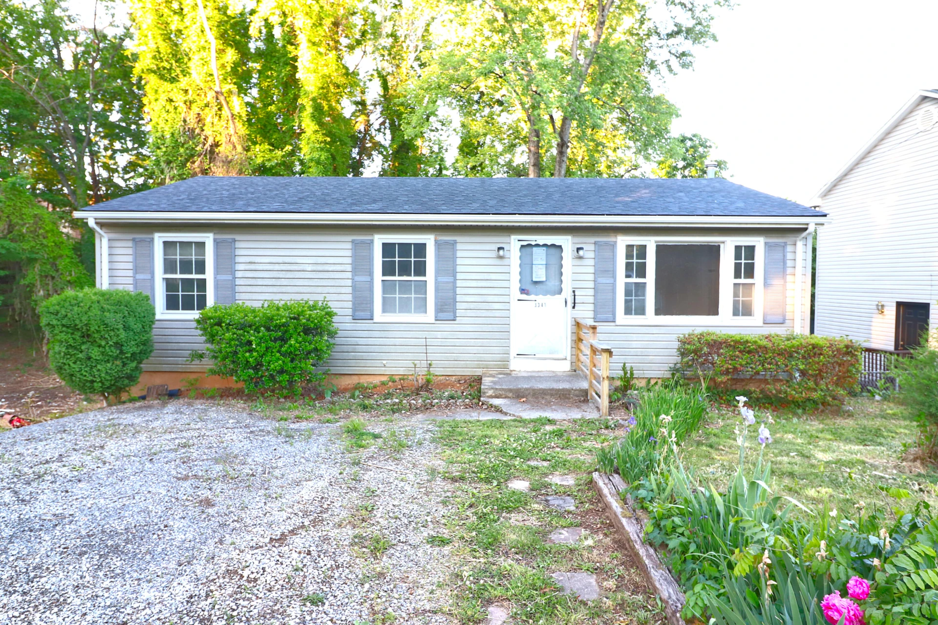 3343 Westmoreland DR