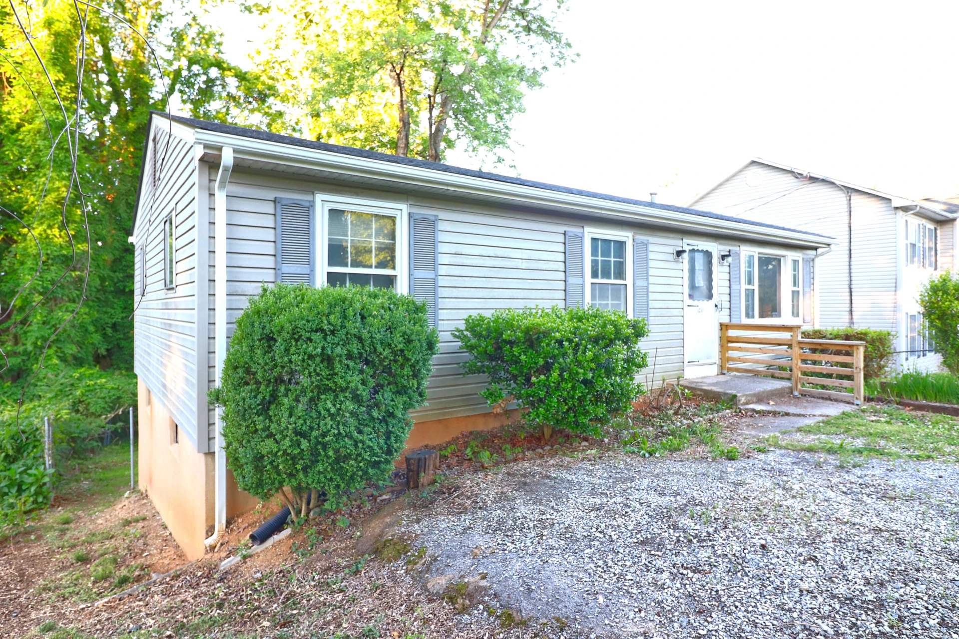3343 Westmoreland DR - Photo 2