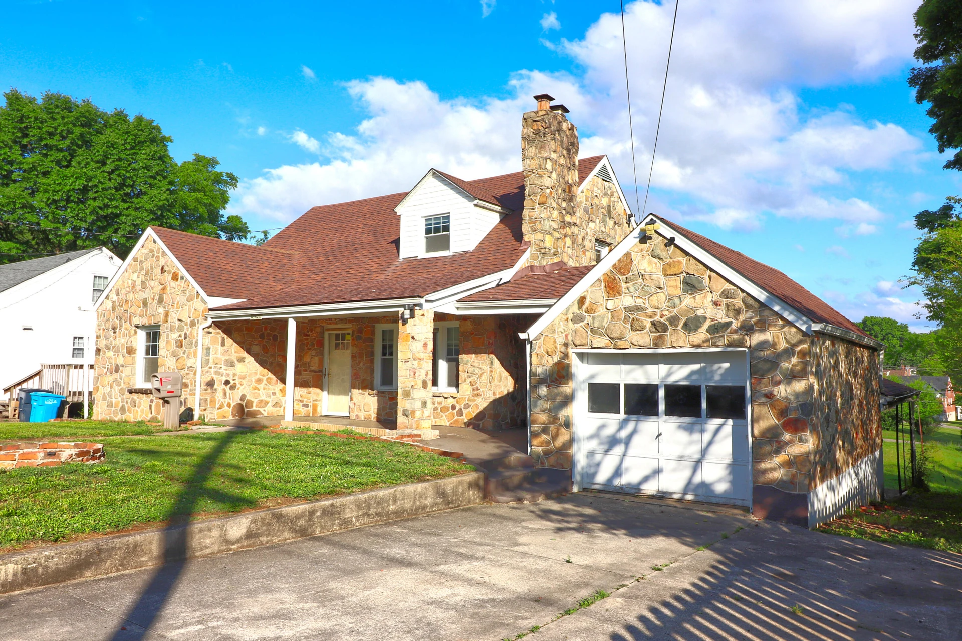 2622 Cedarhurst AVE NW - Photo 2