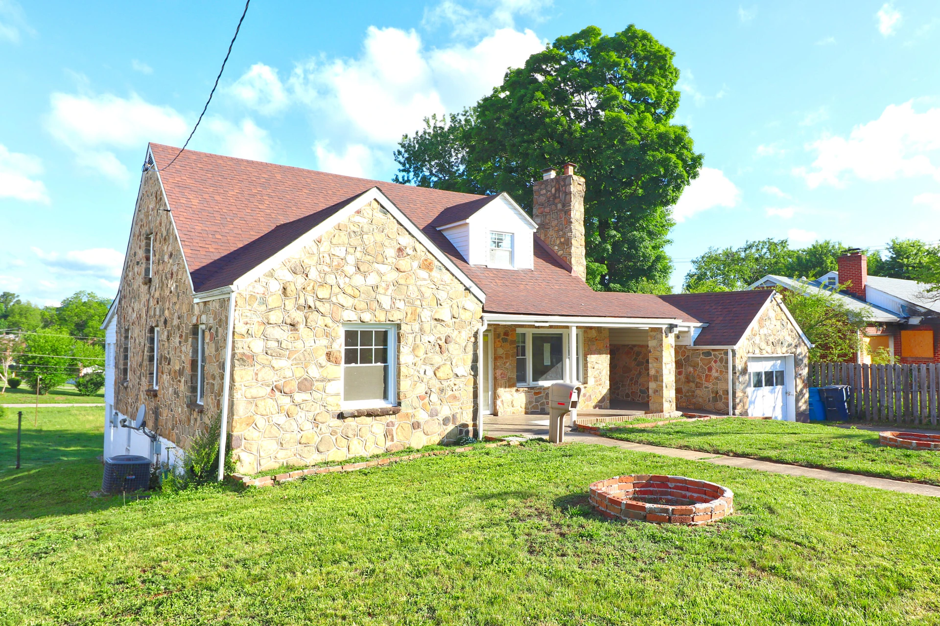 2622 Cedarhurst AVE NW - Photo 3